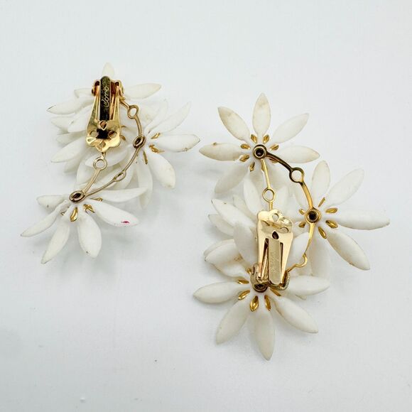 Vintage Daisy Cluster White Earrings Clip On Aurora Borealis Rhinestone Glamour - Picture 5 of 8
